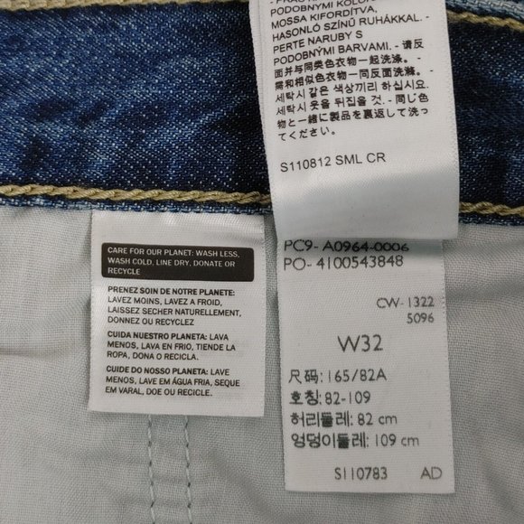 Levi's Low Pro Mid Rise Women's Jean's Size 32 (35" Waist) Factory Distressed - Picture 9 of 12